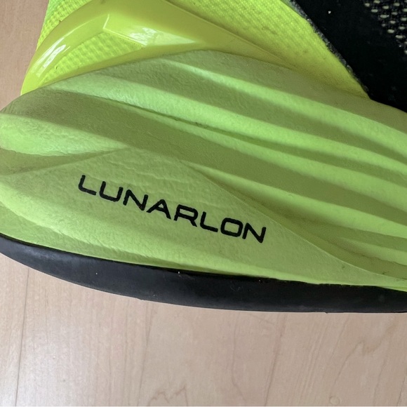 Nike Hyperdunk 2014 Volt / Black Sneakers - Picture 9 of 16